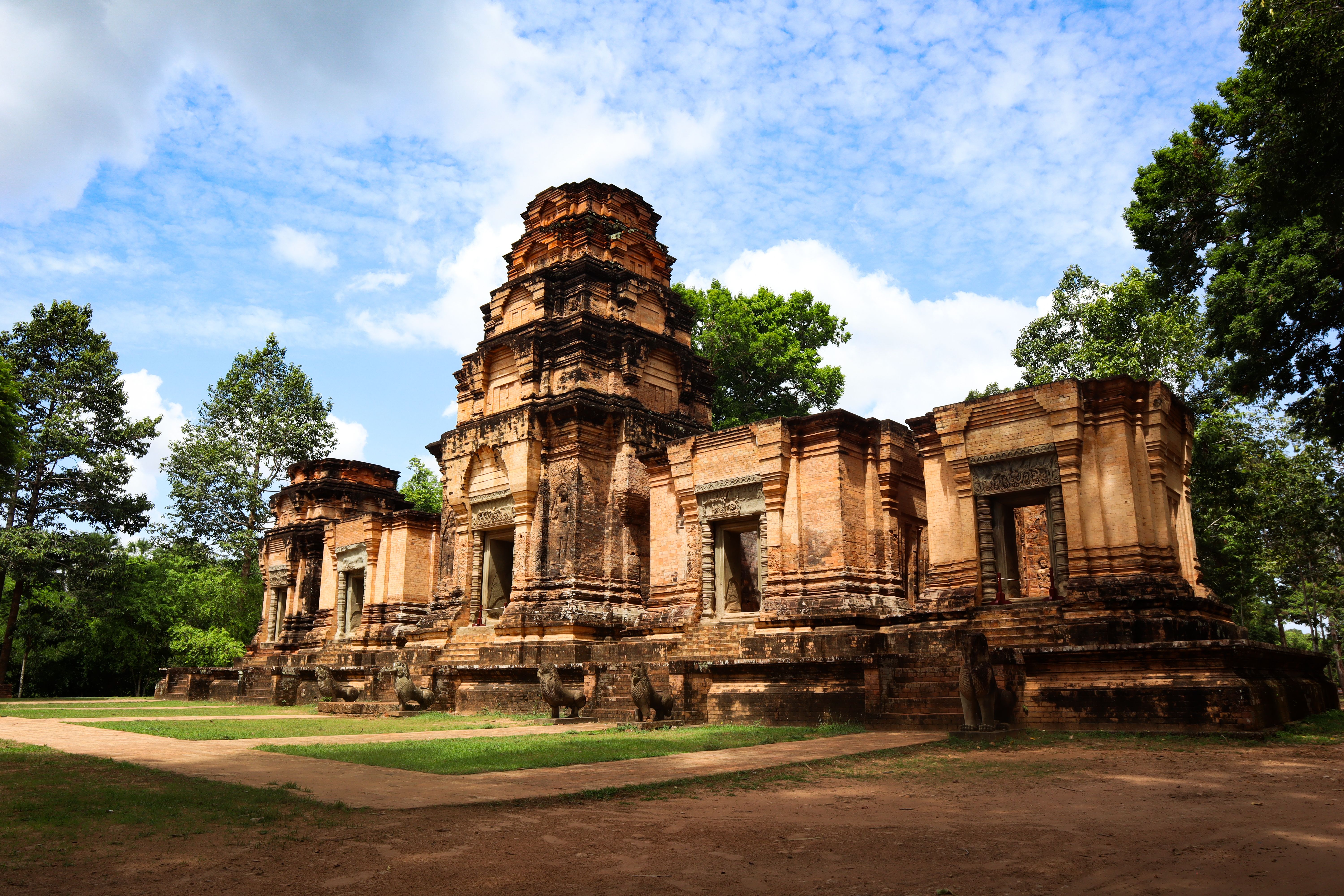 Kostenlos Erkunden Sie den alten Tempel Preah Ko in Siem Reap, einer UNESCO-Welterbestätte. Stock-Foto