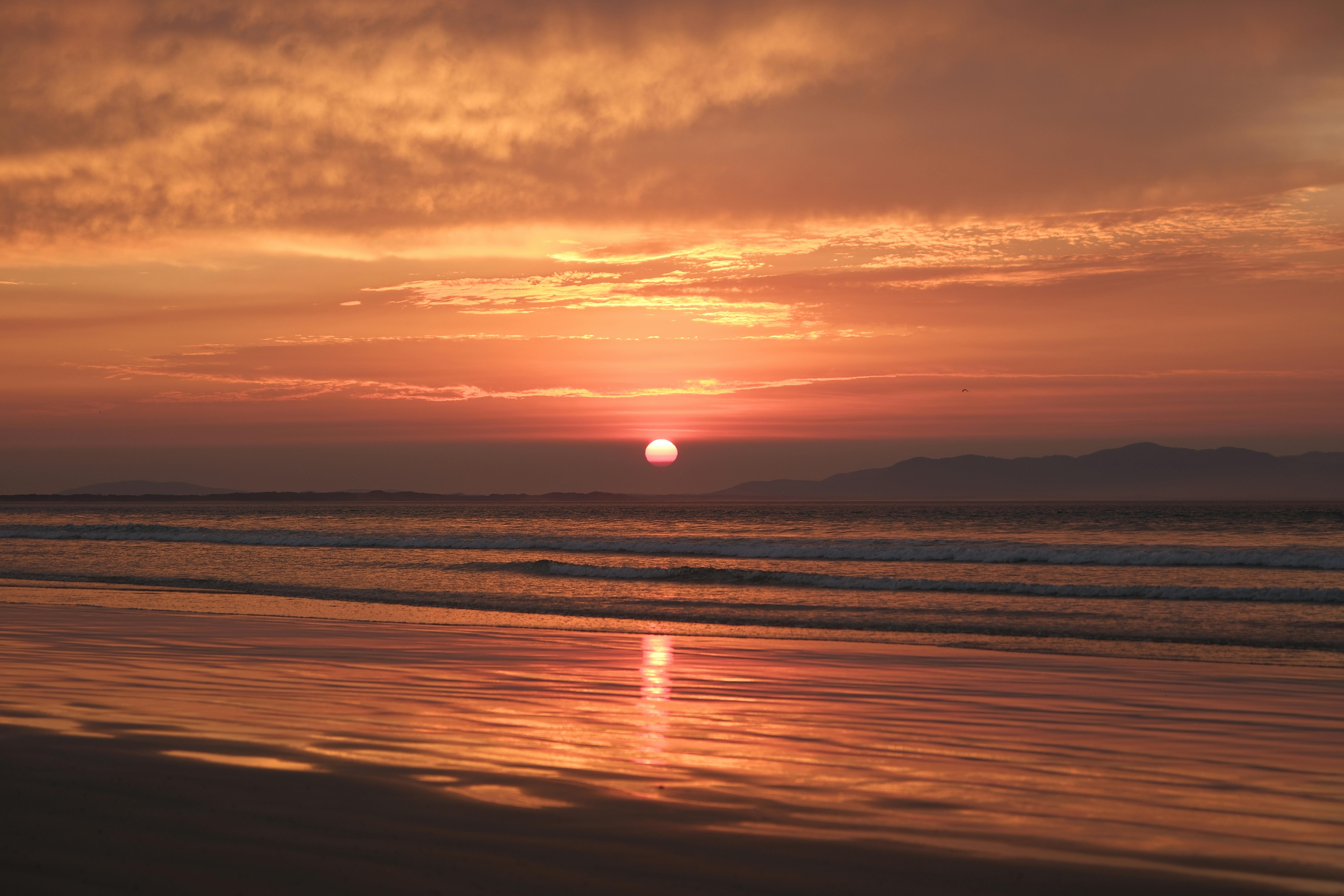 ライト・ランタン BRIESTA sunset beach Free Sunset Beach Lighthouse Image | Download at StockCake