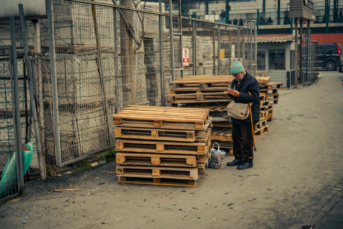 storage moves in Coldharbour — Storage Moves in Coldharbour — the working end of the job