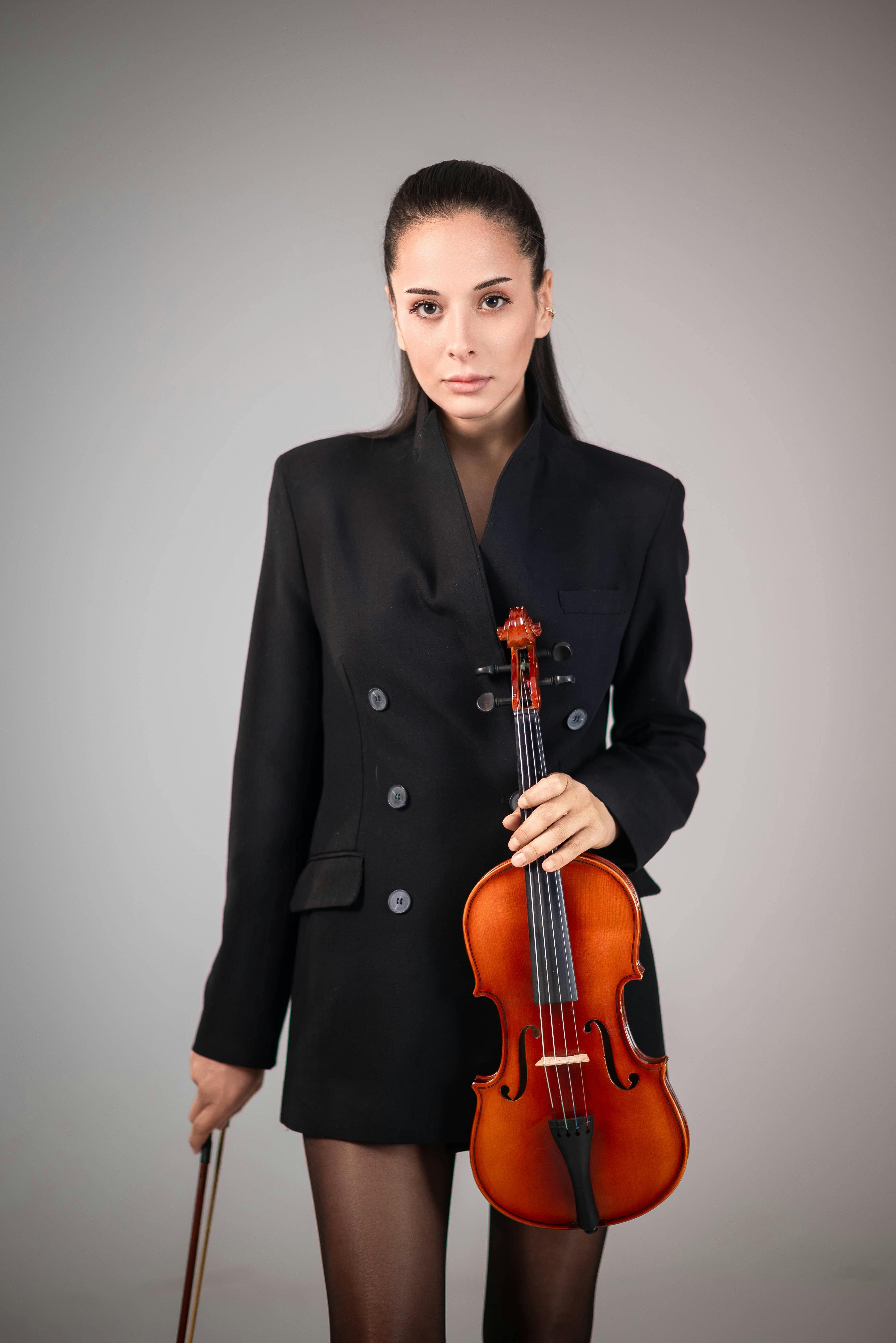 Artiști din India în Spectacol la Brătianu