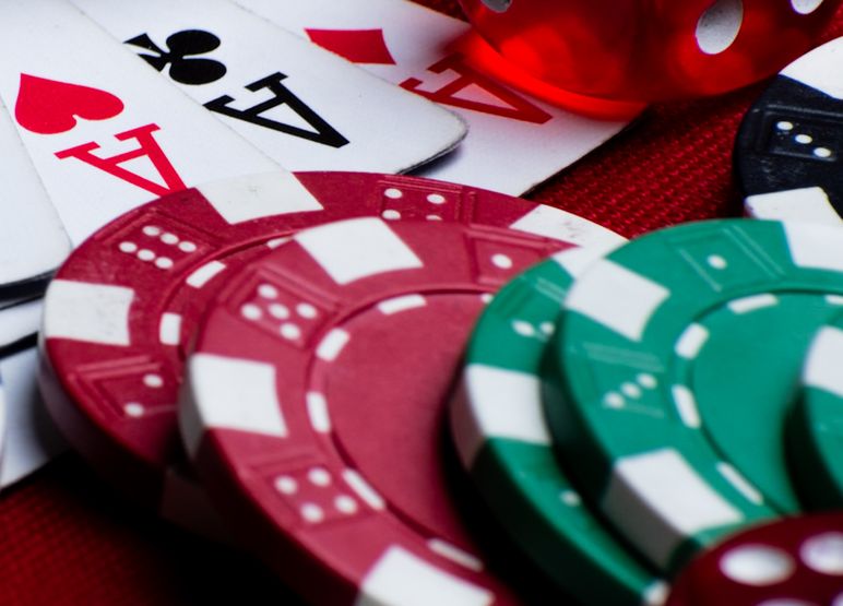 Video-Poker und Live-Casino-Poker-Vergleich auf Online-Plattformen