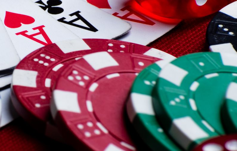 Online Casino: Spielautomaten und Live-Spiele im Überblick