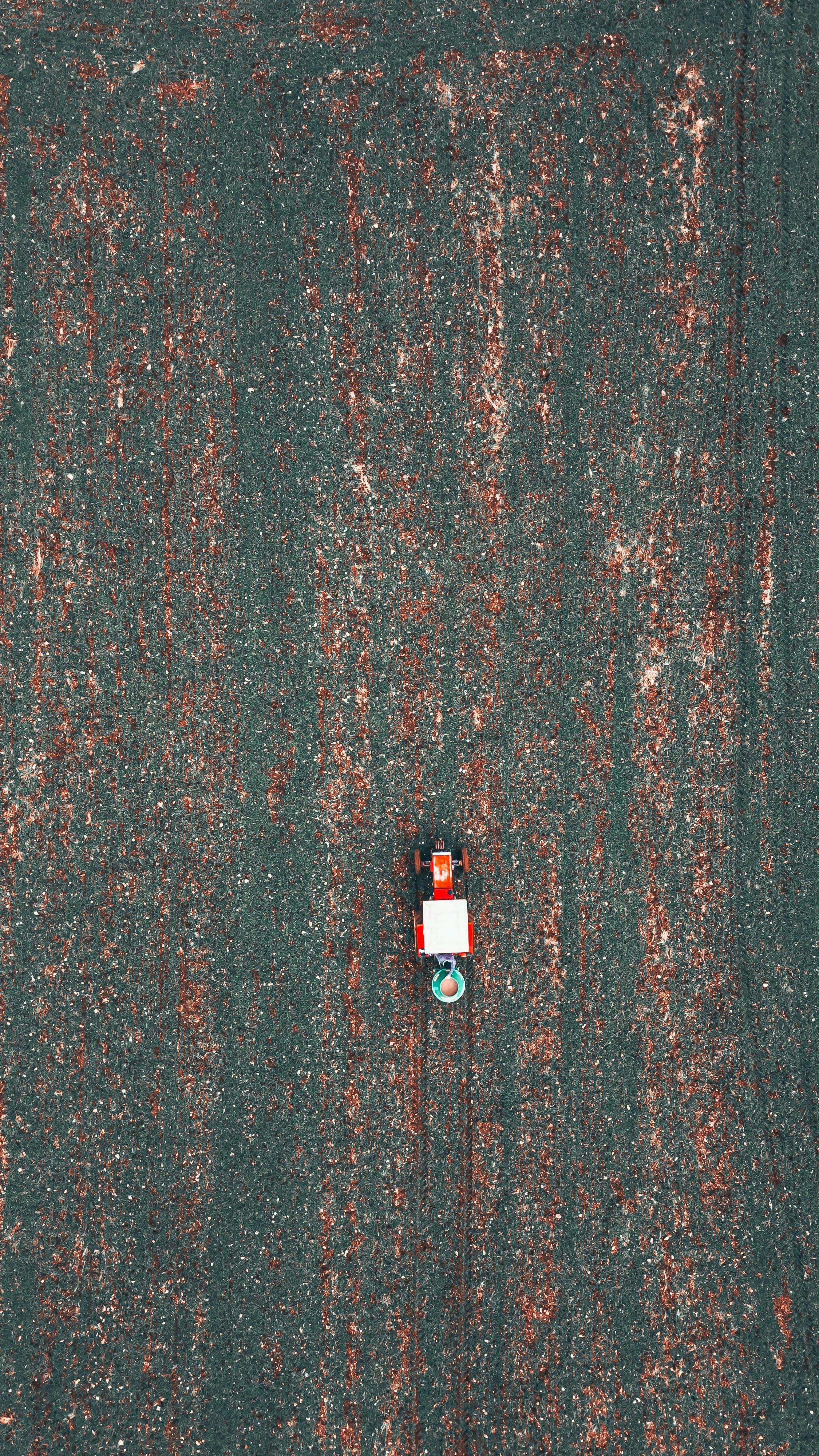 bezplatná Letecký Pohled Na Traktor V çeltikçi Field, Türkiye Základová fotografie