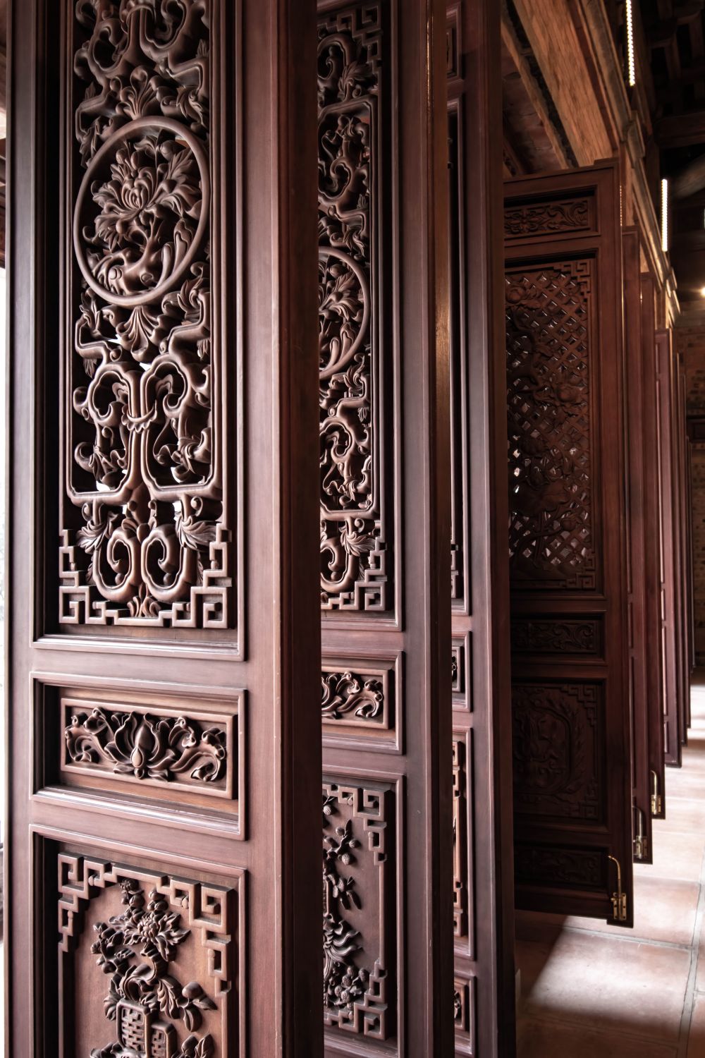 Detailed Wooden Panels in Traditional Vietnamese Architecture · Free ...