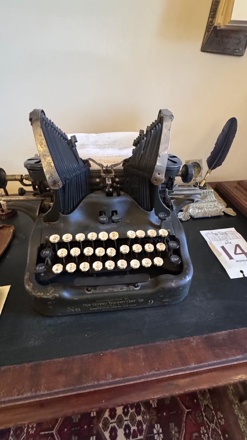 Free Very old typewriter Stock Photo