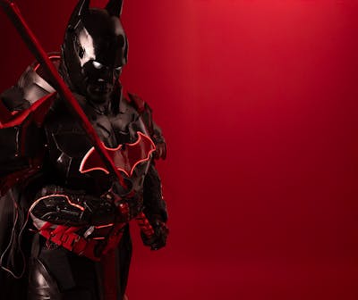 Will Poulter Pulls Off Twanky One-Two Punch in Military Fatigue & Satire Films  ---