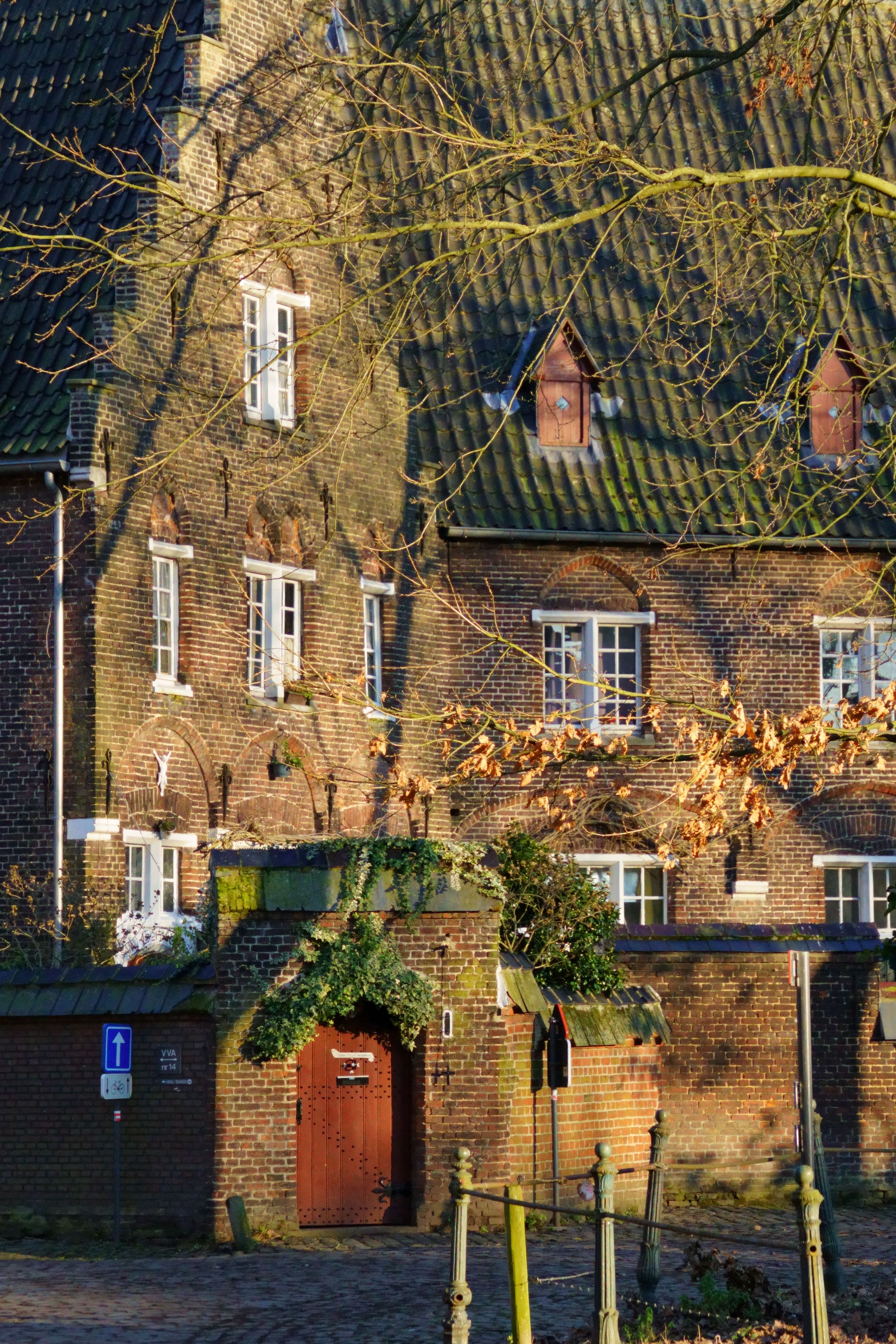 Gratis Affascinante edificio storico in mattoni a Gent, in Belgio, che mostra l'architettura tradizionale. Foto a disposizione