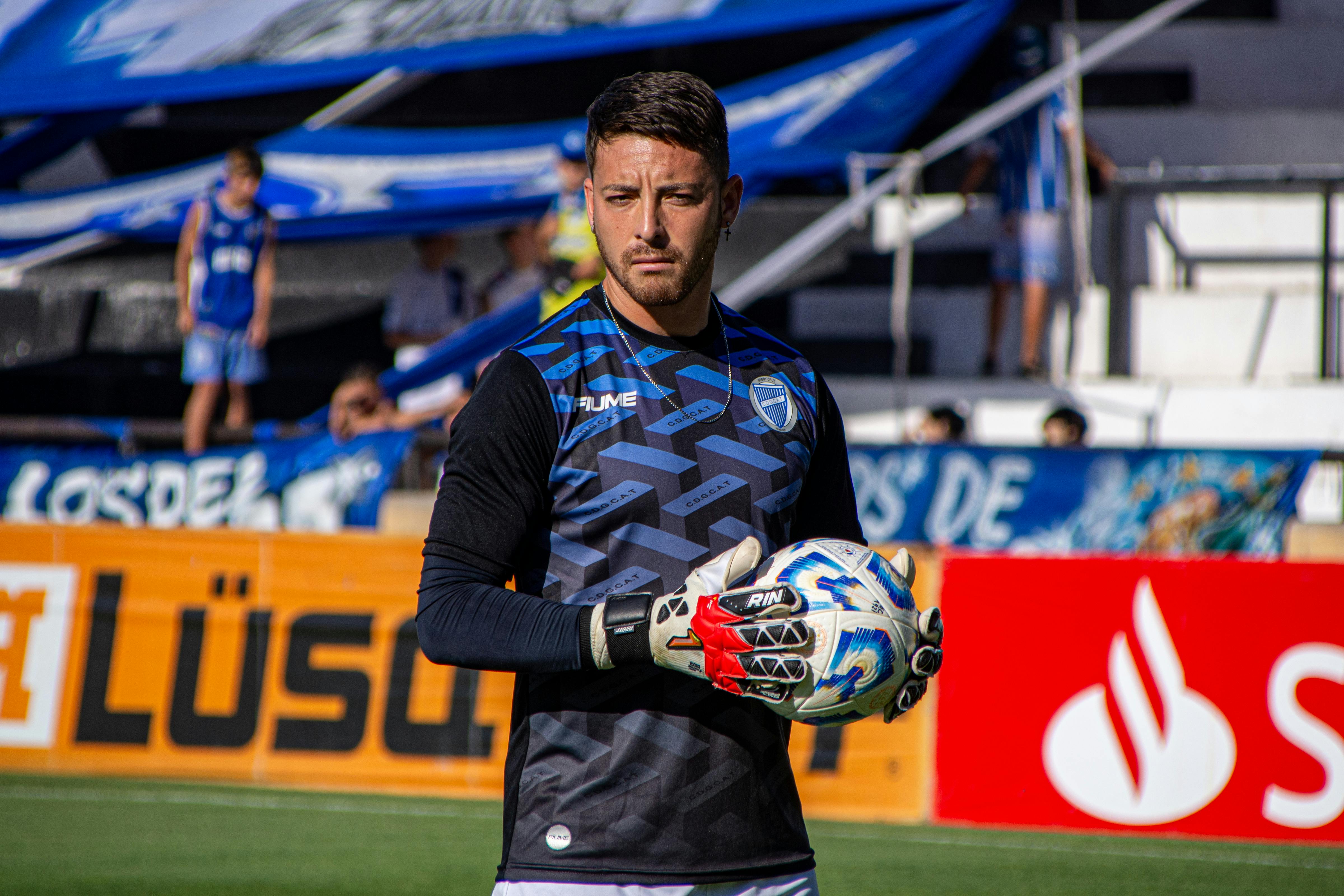 Shin Guard Buying Guide: Slip-In vs Ankle Guard vs Sleeve