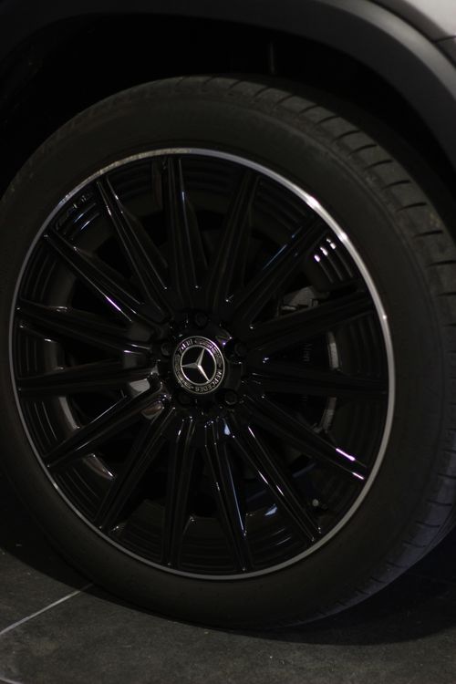 Close-up of a Mercedes Benz Wheel Rim · Free Stock Photo