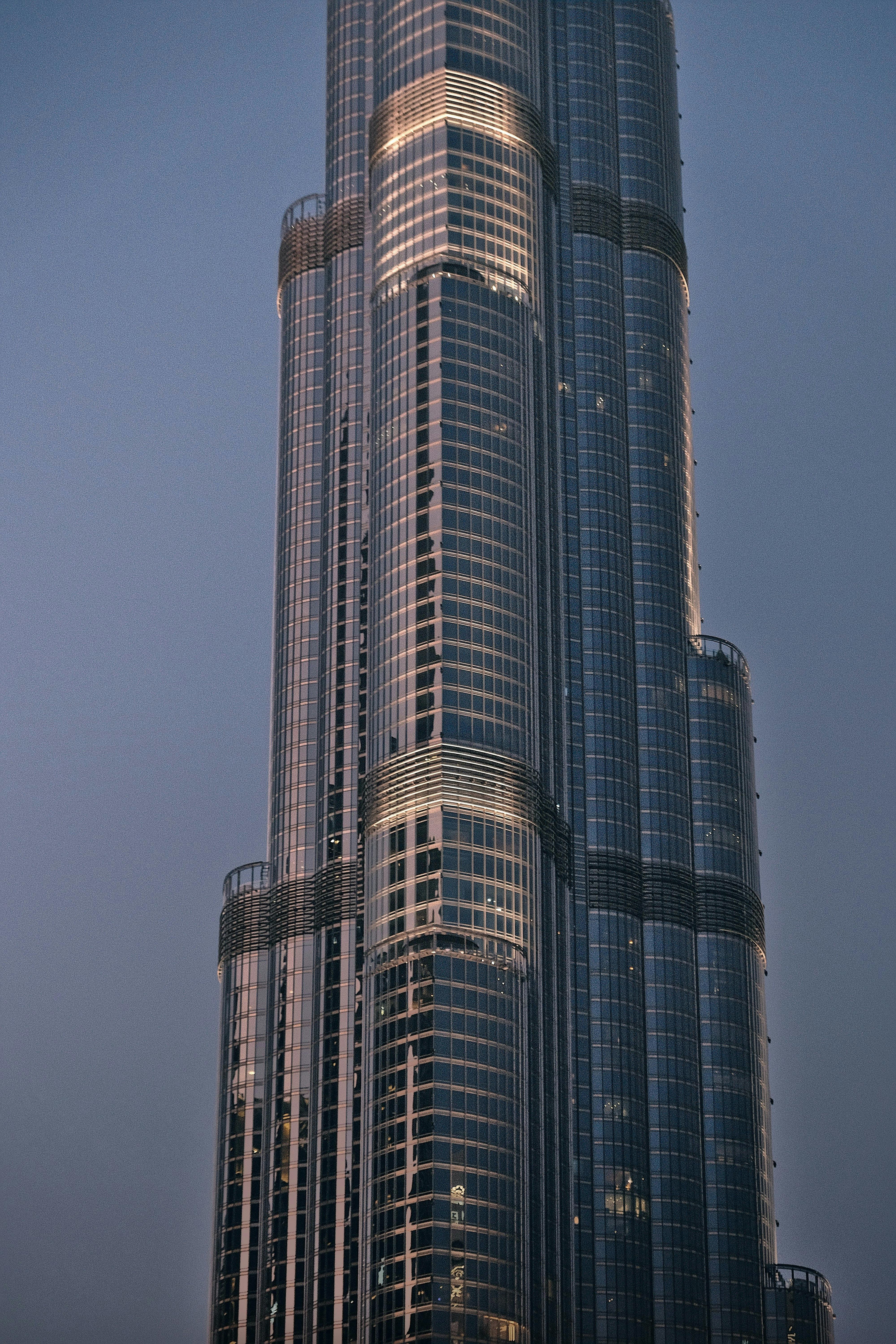 THE MAGNIFICENT BURJ KHALIFA visual data 3