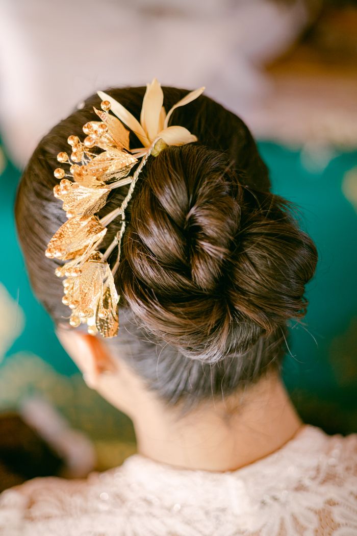 Coiffure de mariage, chignon orné (photo d'illustration)