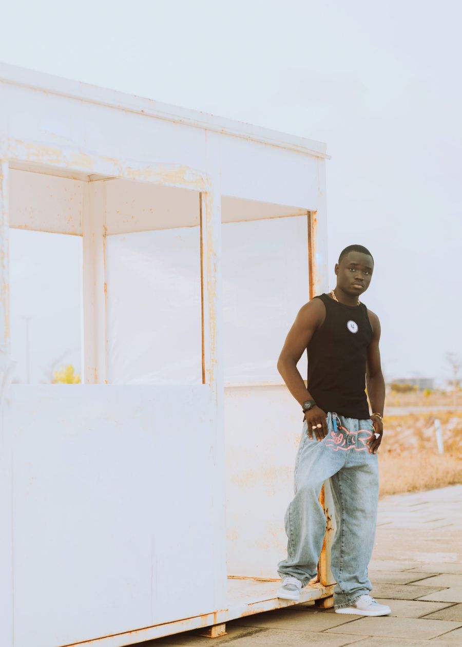 Light-Wash Baggy Jeans