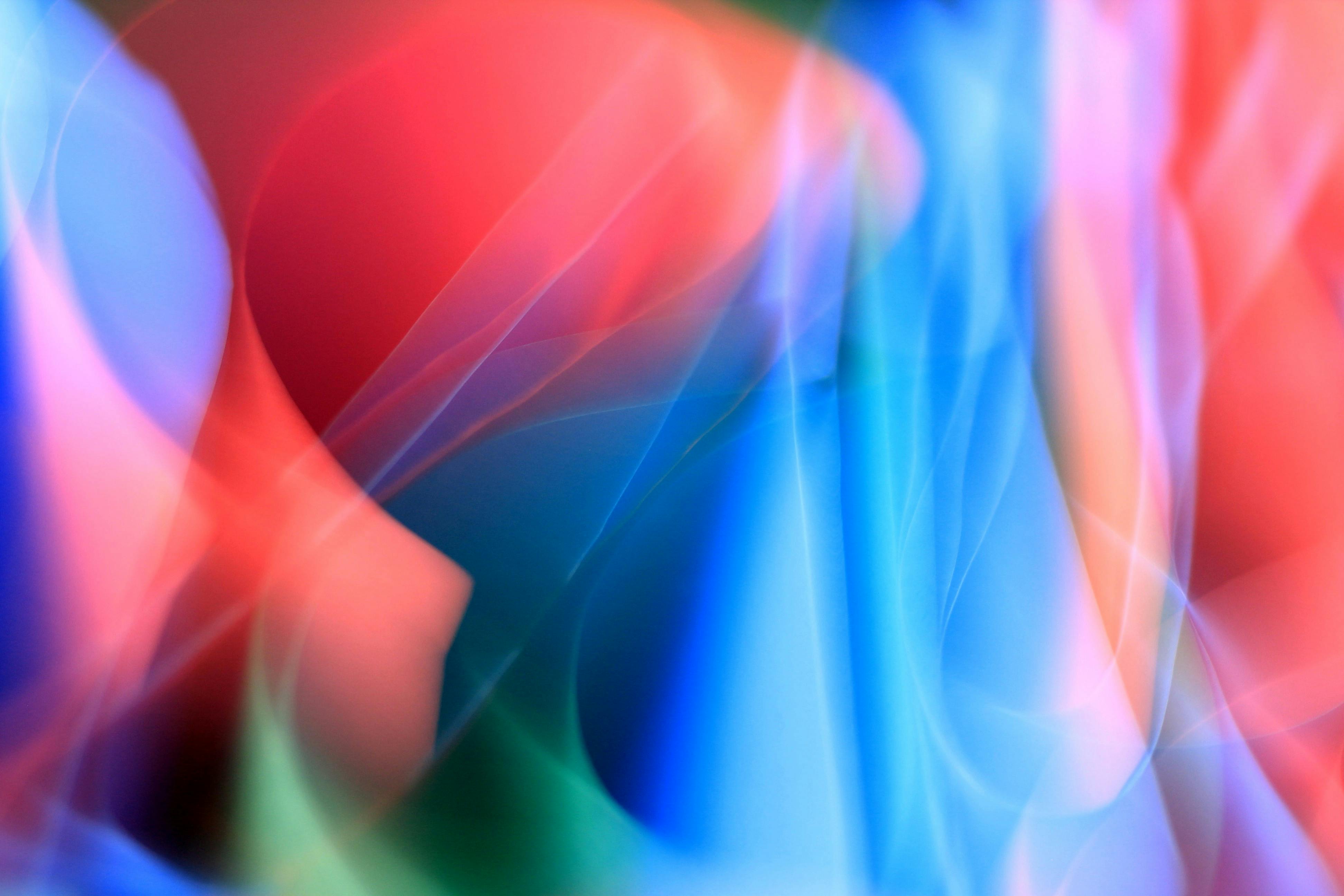 Zadarmo Abstraktné viacfarebné svetelné vzory s plynulým, živým dizajnom, ktoré vytvárajú umelecký vizuál. Fotka z fotobanky