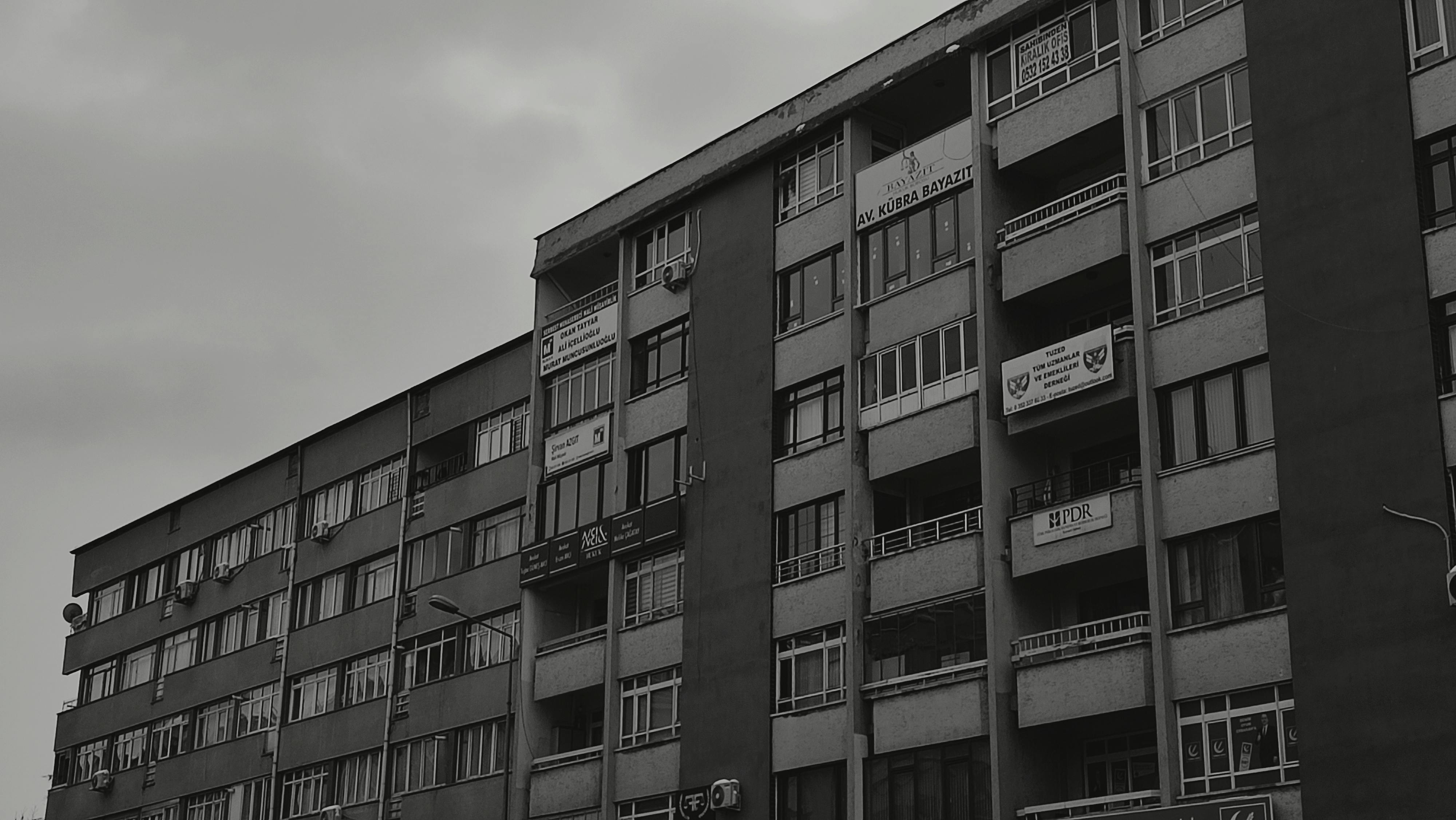 Ücretsiz açık hava, apartman, apartman bloğu içeren Ücretsiz stok fotoğraf Stok Fotoğraflar