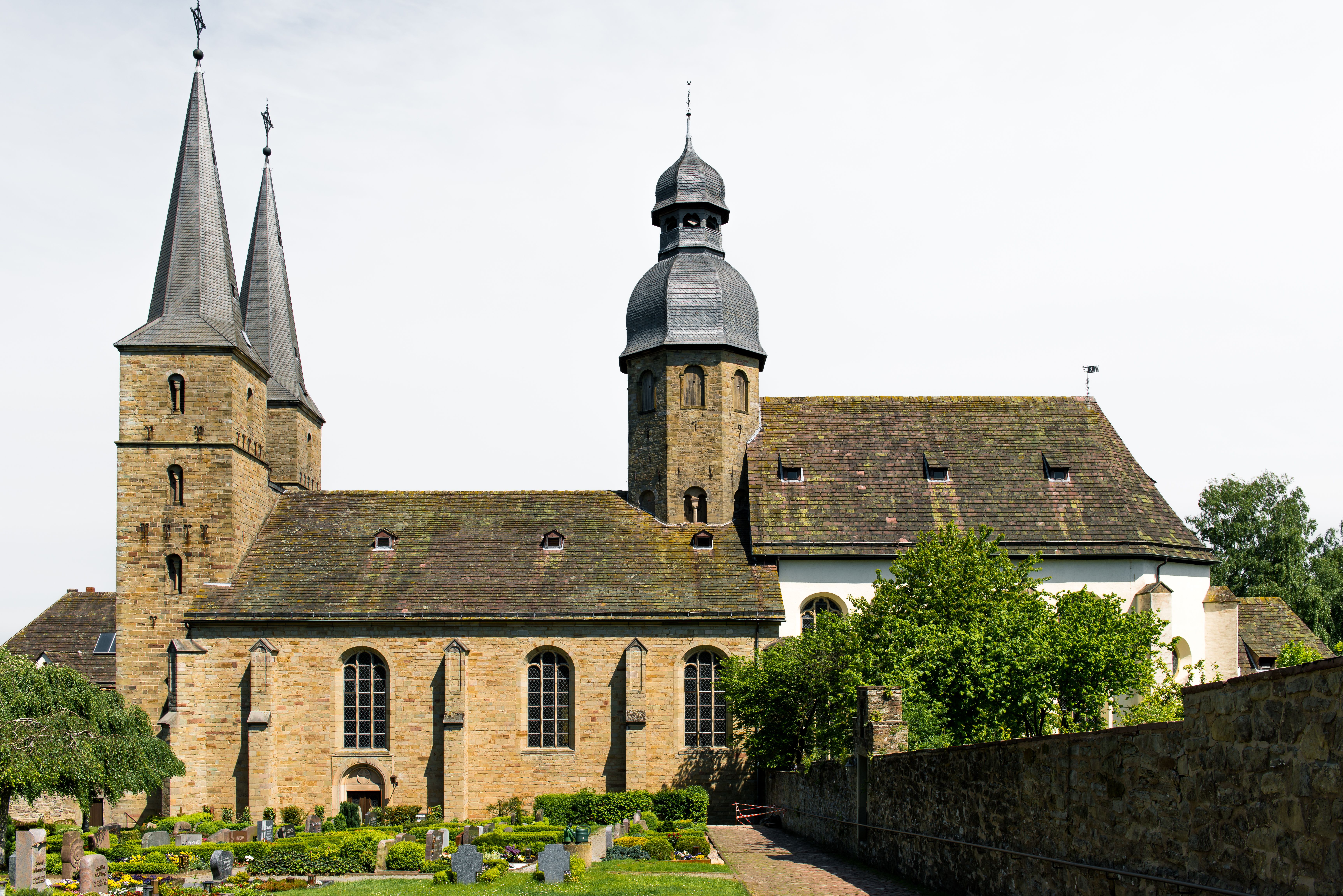 Katedra św. Piotra i Liebfrauenkirche