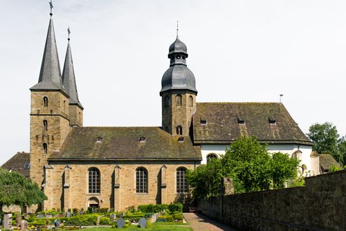 Free Beautiful outdoor view of Marienmünster Abbey, showcasing historic architecture in Nordrhein-Westfalen, Germany. Stock Photo