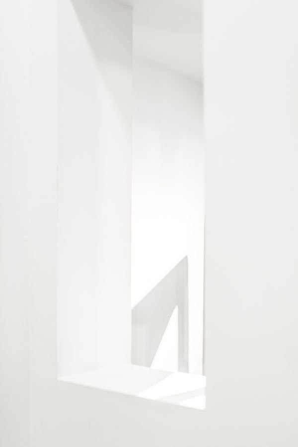 Pared-back interior by Brunxs on Pexels