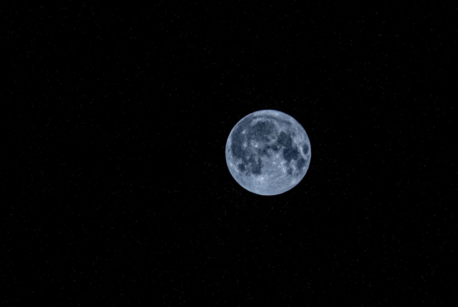 Full Moon on Night Sky · Free Stock Photo