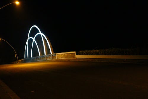 Fotobanka s bezplatnými fotkami na tému most, neónové osvetlenie, nočná fotografia