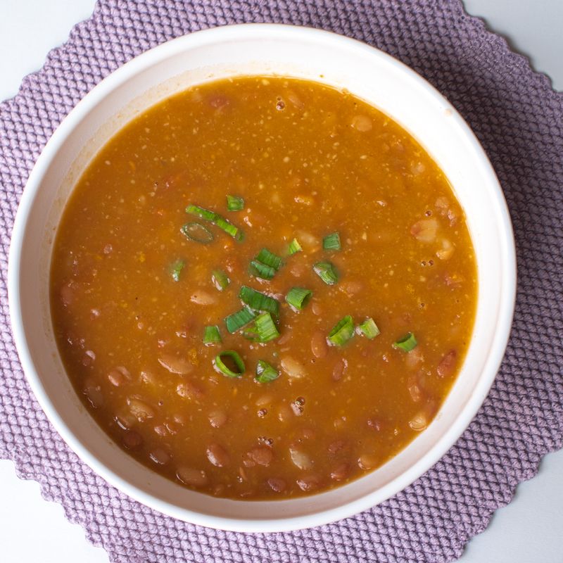 Slow Cooker Chili with Ground Beef and Pinto Beans