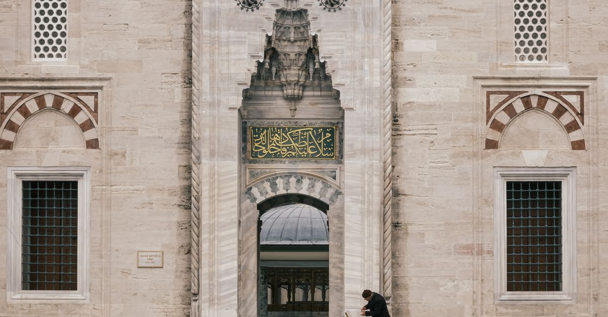 Mosques Arabic Inscription Historic Mosque Entrance with Arabic Inscription · Free Stock Photo