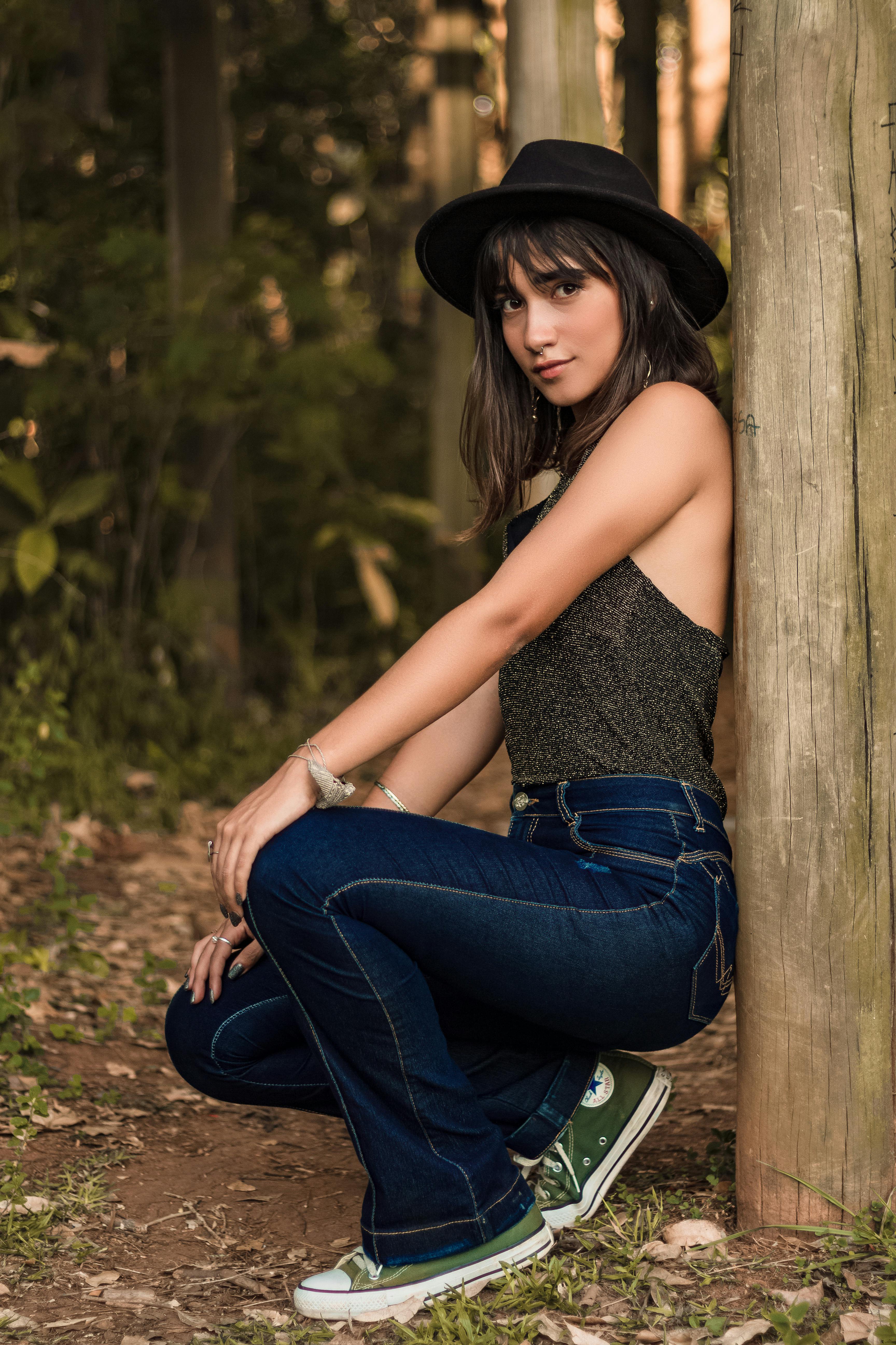 De franc Foto d'estoc gratuïta de a l'aire lliure, adult jove, arbres Foto d'estoc