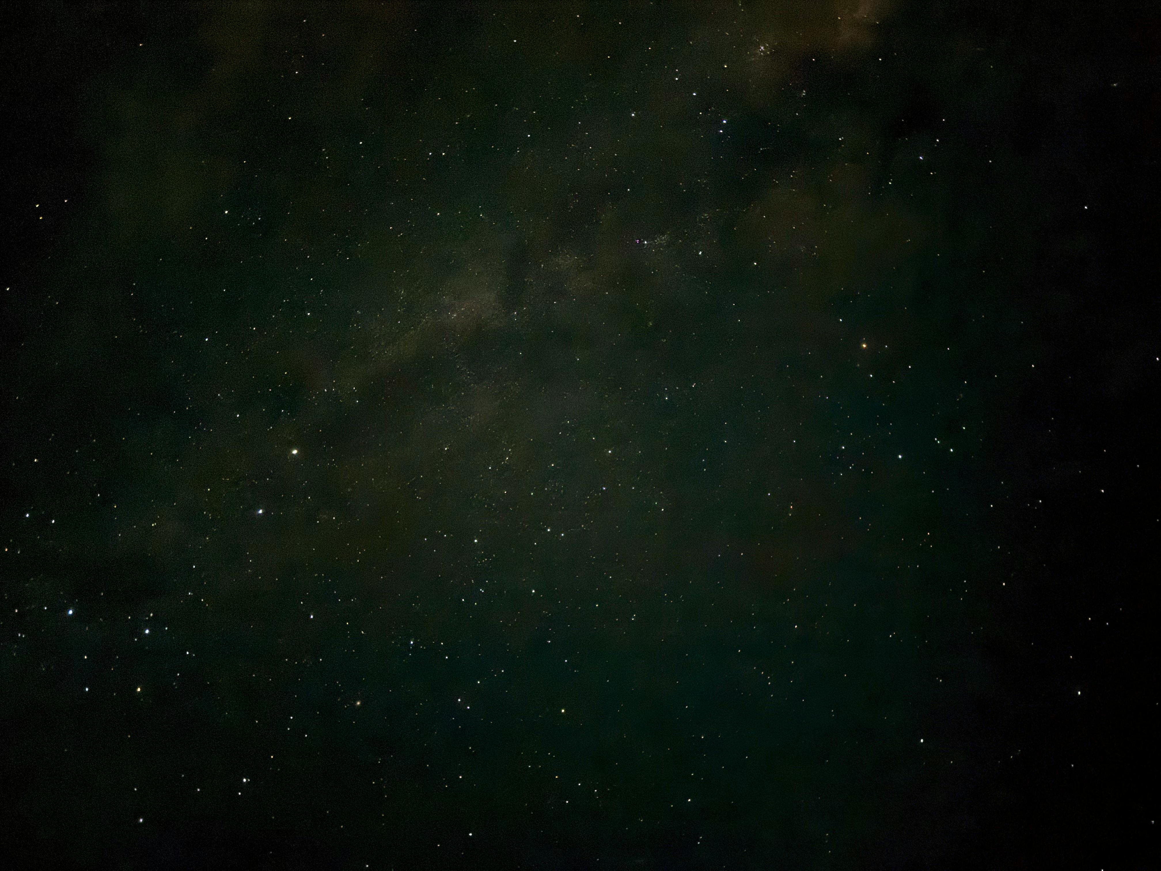 Gece gökyüzü yıldızları derin uzay manzarası