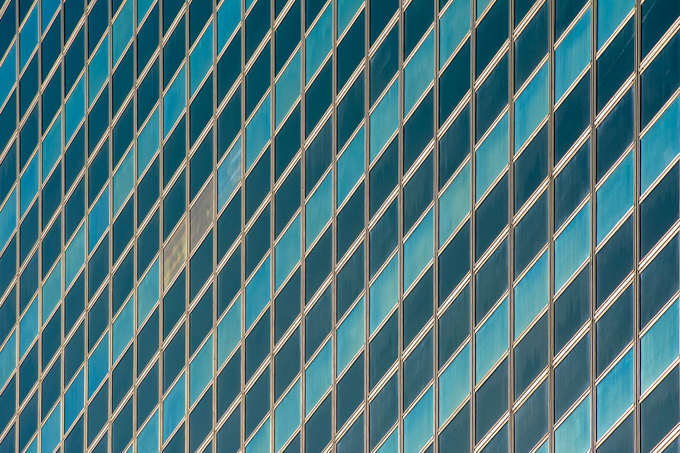 Façade de verre d'un immeuble contemporain