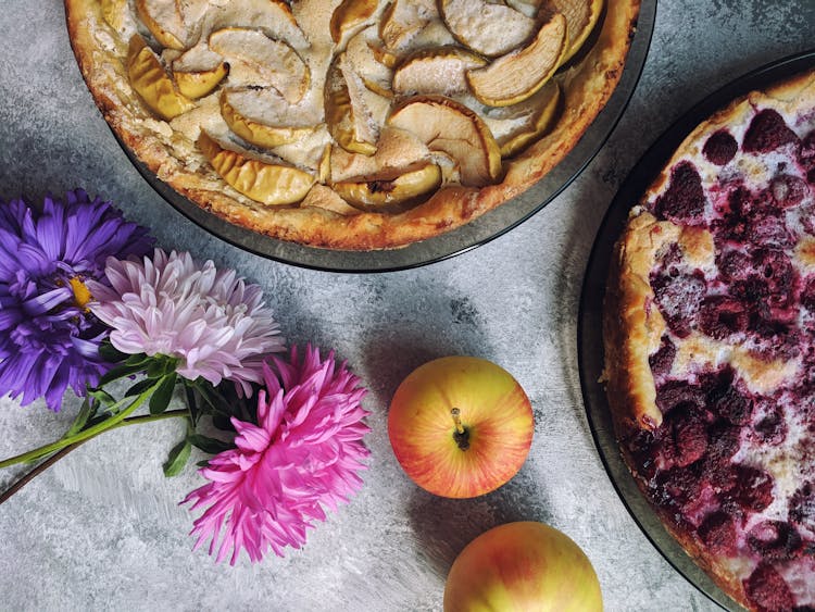 Apple Pie And Raspberry Pie