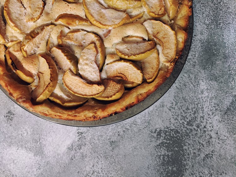 Plate With Apple Pie On Table