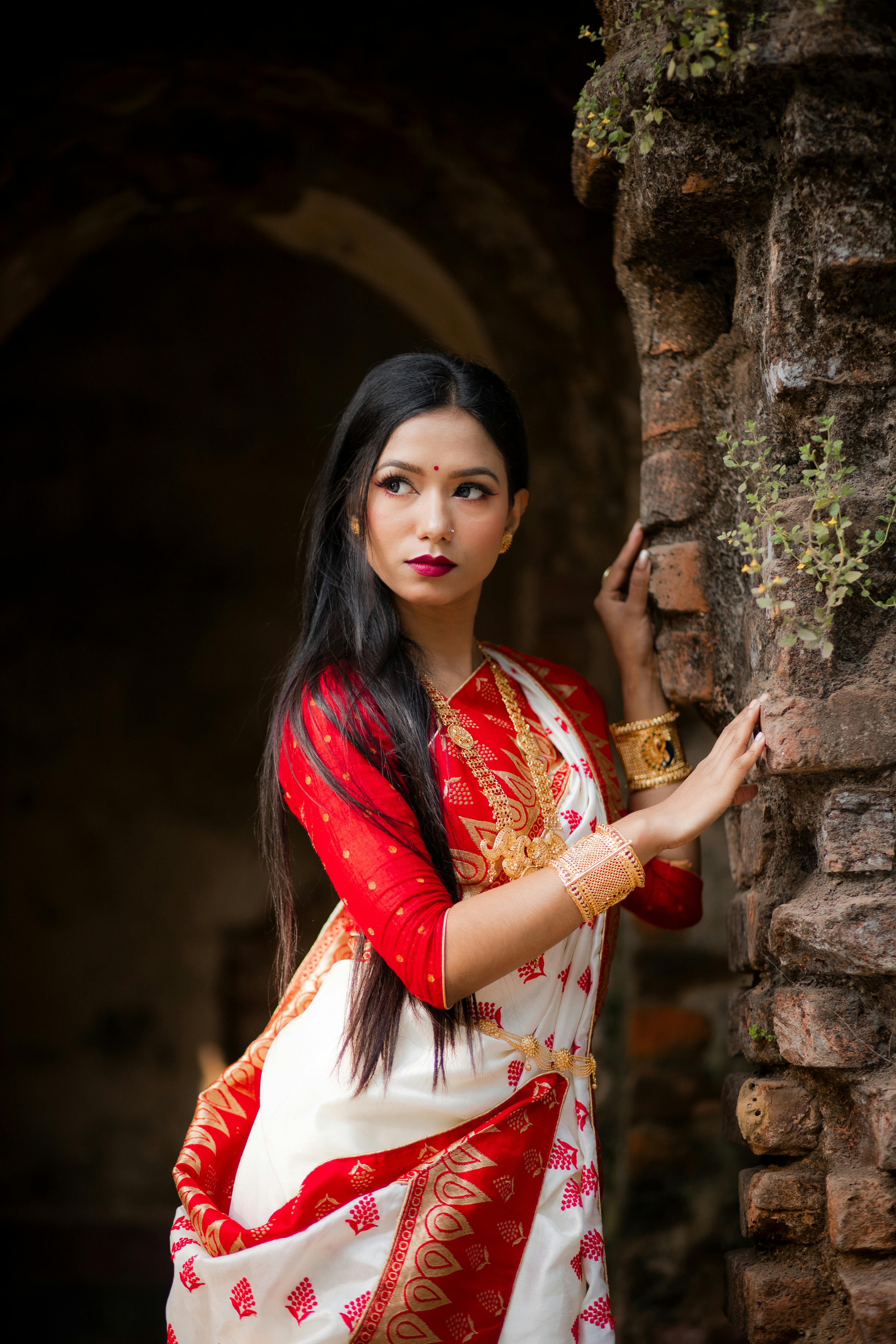 Jamdani Saree - Traditional Bangladeshi Handloom