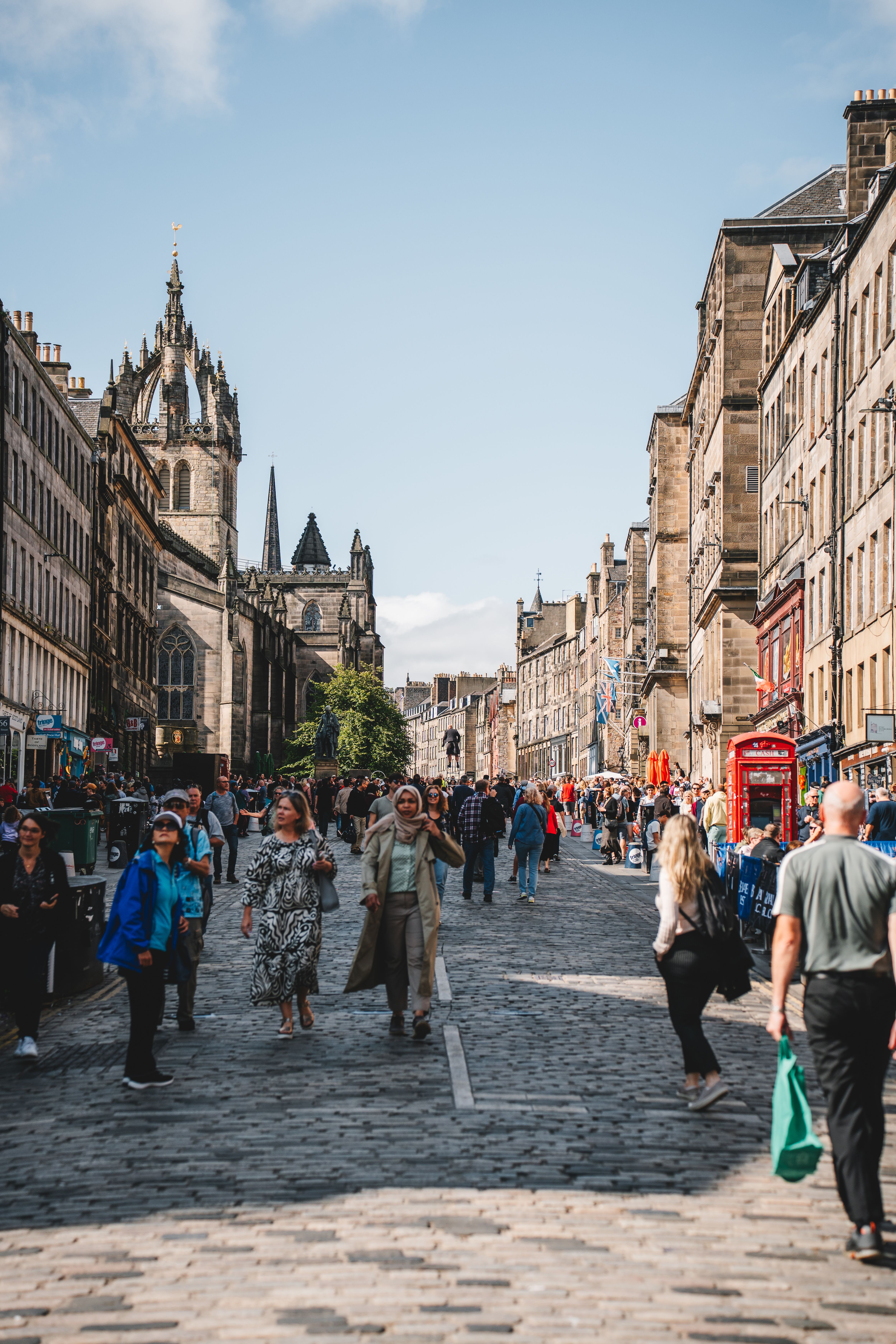 Bustling Edinburgh Street Scene on a Sunny Day · Free Stock Photo