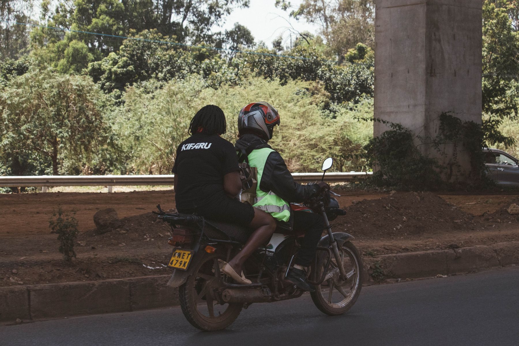 A Morning in Nairobi Central Before an Afternoon Flight