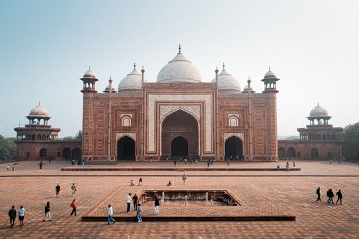 A stunning view of the mosque on the Taj Mahal complex in Agra, India.