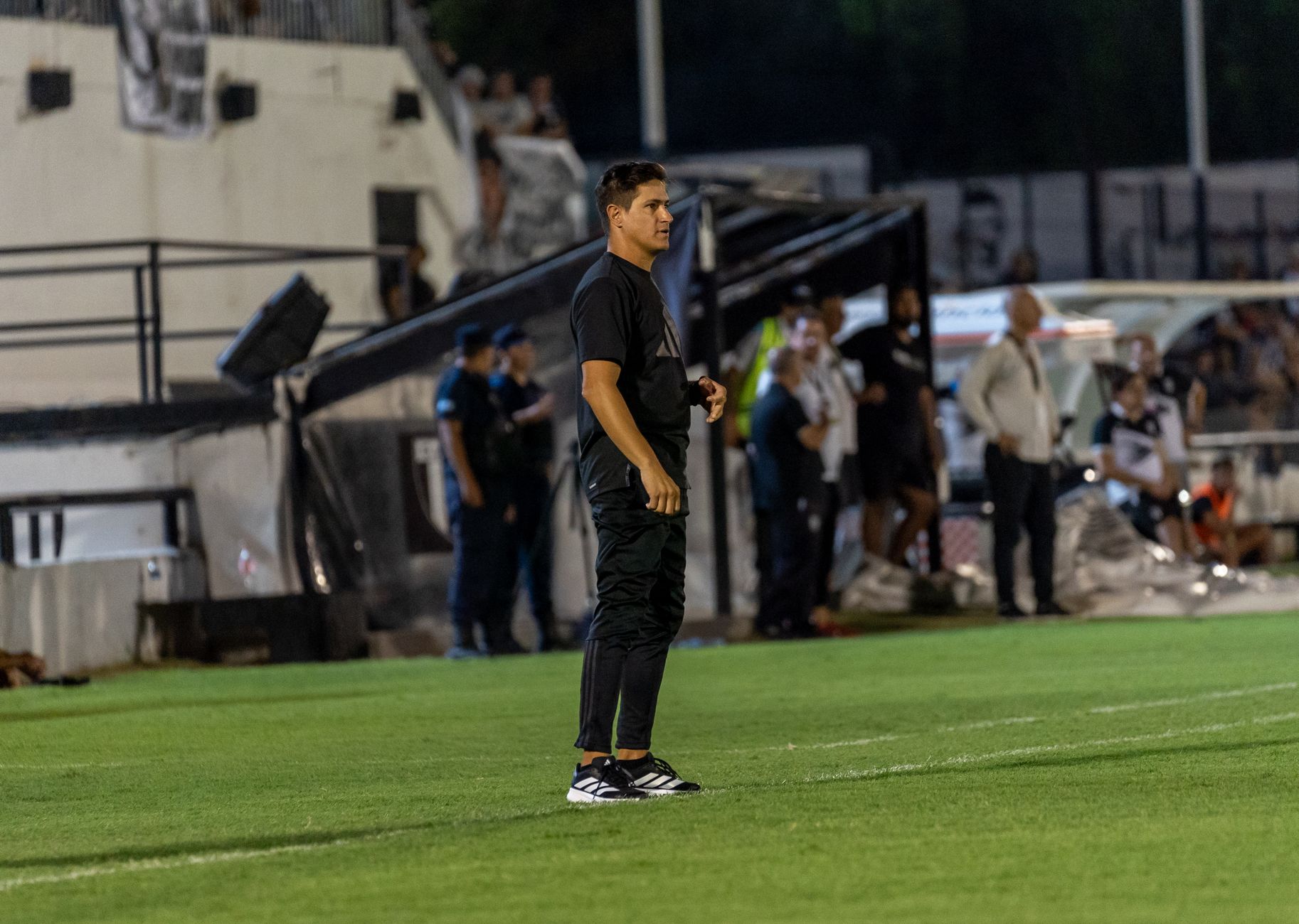 Jan van Dijk na trainersloopbaan: van veld naar rustige supporter
