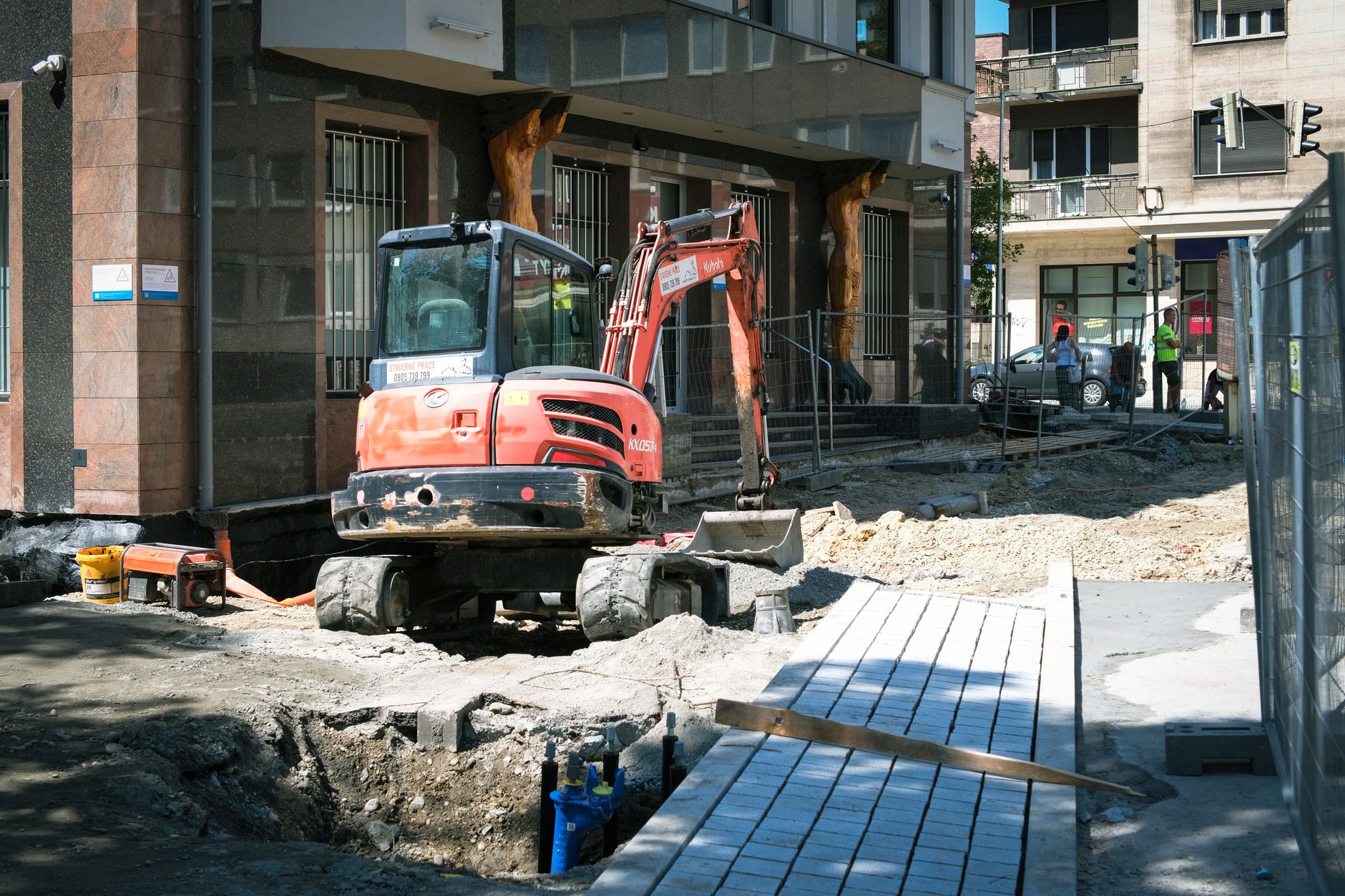 Contract de 7 milioane lei pentru modernizarea a 3 străzi