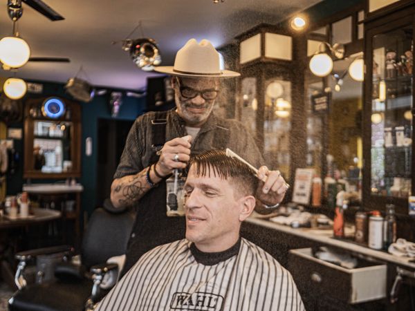 Traditional barbershop experience