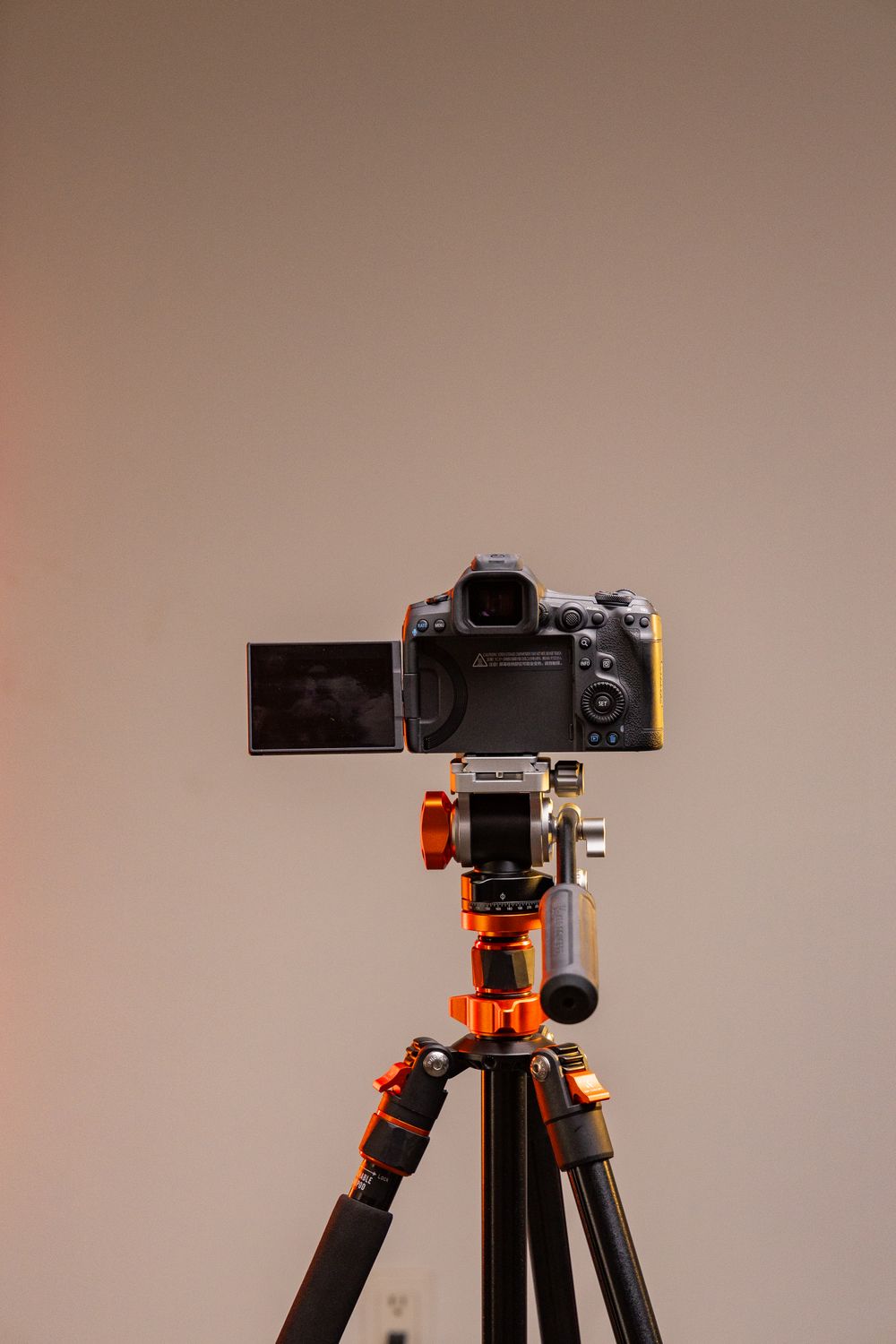 Professional Camera Setup on Tripod in Studio · Free Stock Photo