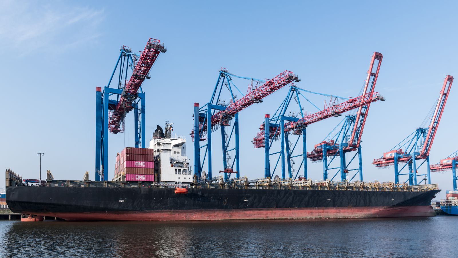 Buque de carga para operaciones de comercio internacional