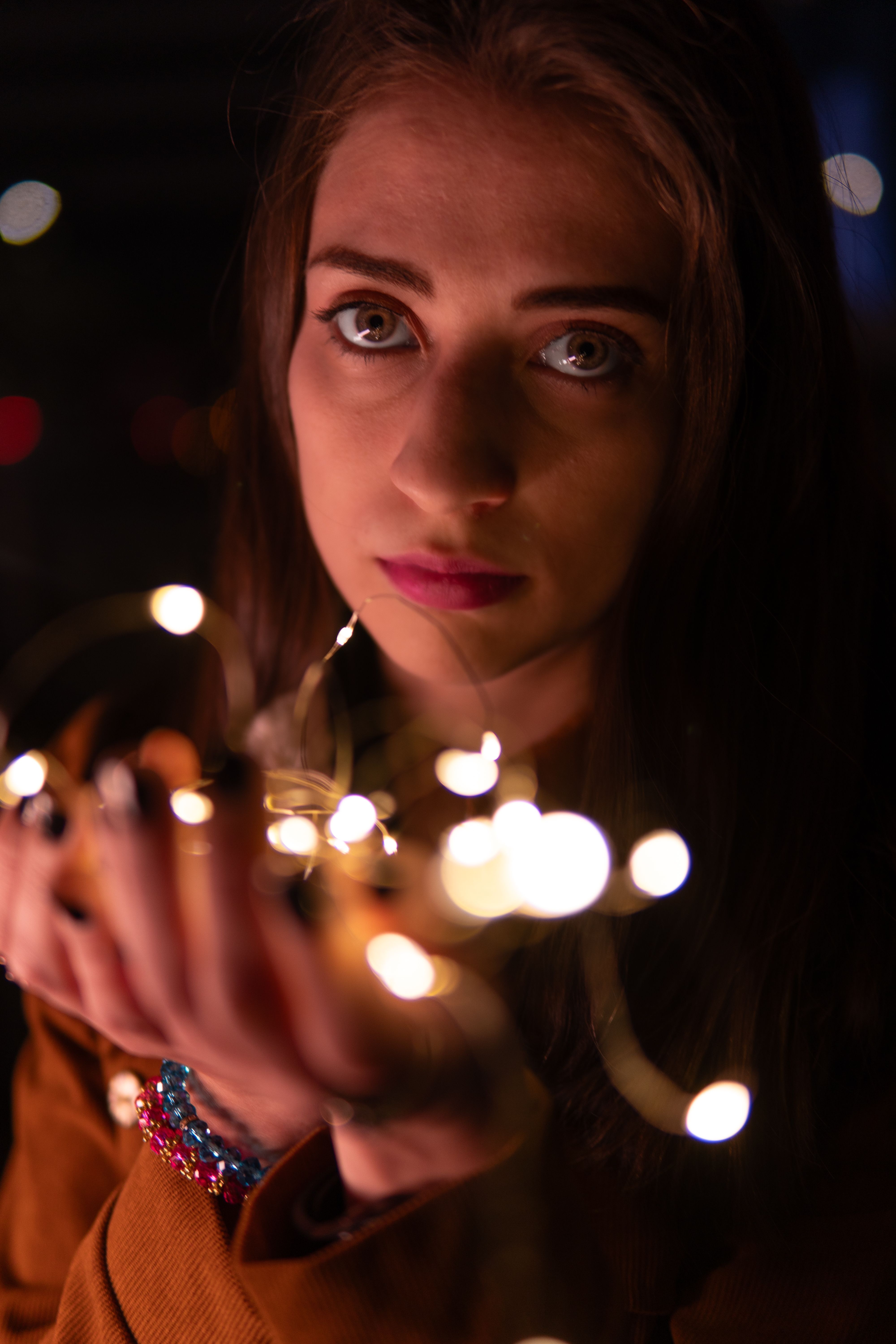 Zadarmo Fotobanka s bezplatnými fotkami na tému bokeh, bruneta, citovo založený Fotka z fotobanky