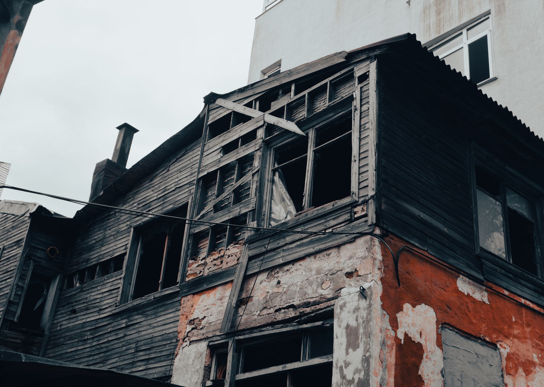 Same day removals in Hoxton — crew wrapping and loading on moving day