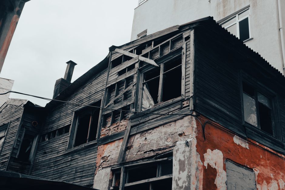 Home Insurance for Properties Prone to Dry Rot Outbreaks UK 2026