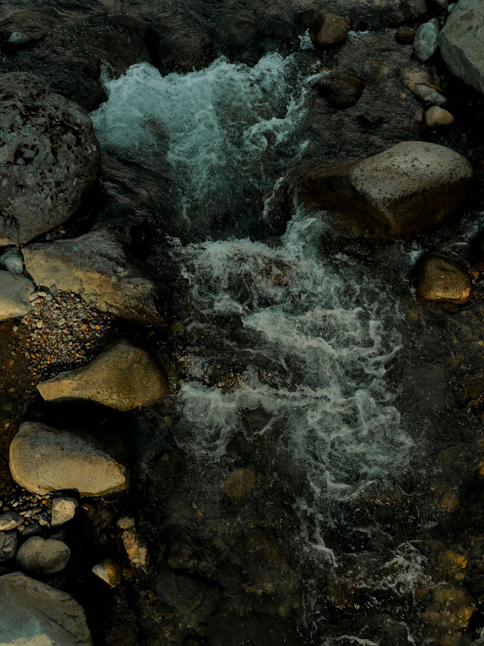 Close-up Photo of a Flowing Stream · Free Stock Photo