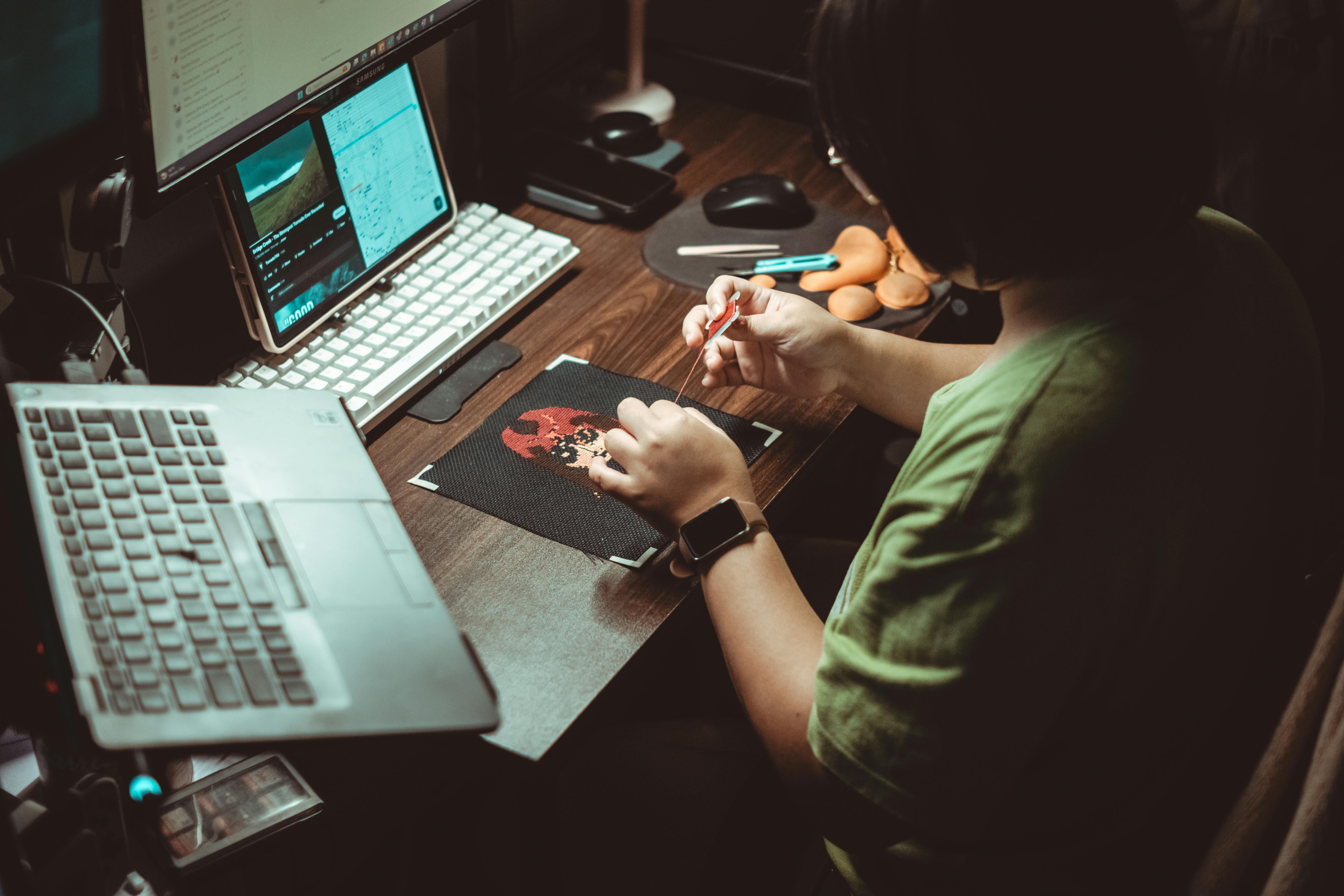 Software developer builds apps for language learning and budgeting — Photo by Josh Eleazar on Pexels