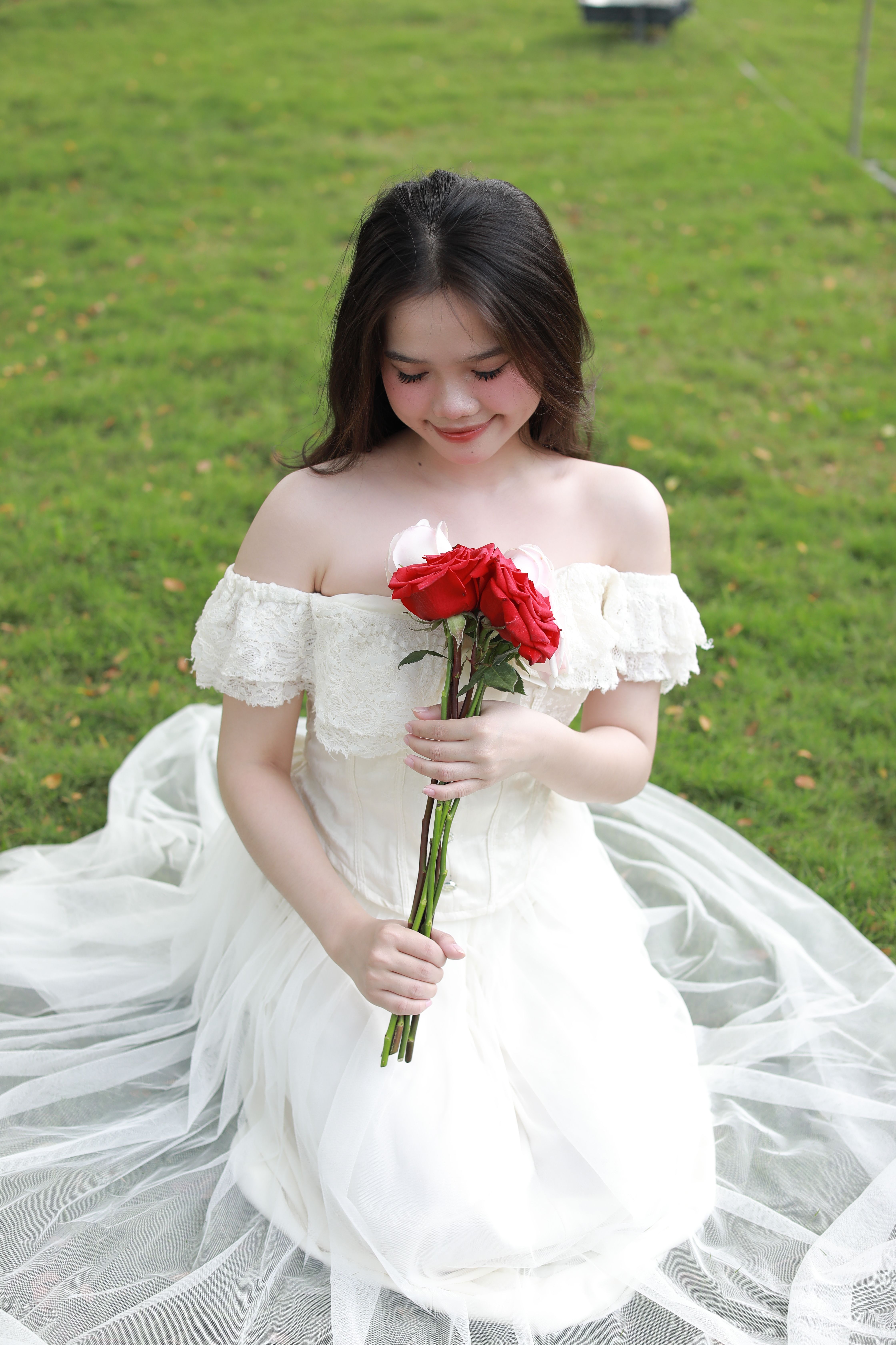 strapless open back dress Romantic Red Rose Embroidered Veil main image 1