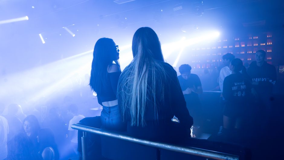 Club Vertigo - Underground Techno and Pole Dancers