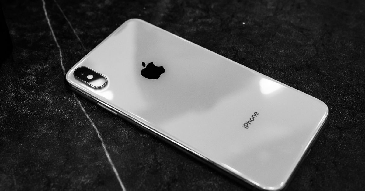 iPhone 16 Pro Max e Galaxy S25 Ultra comparativo 2026 smartphones premium