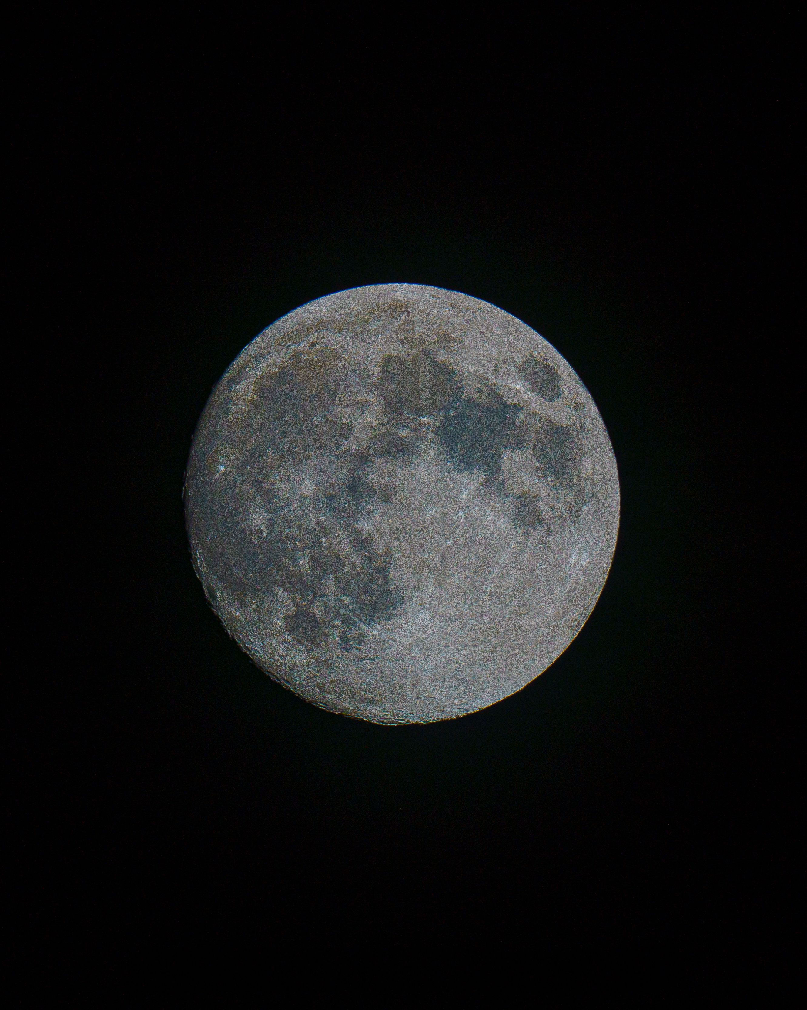 Bright Full Moon in Night Sky Over UK · Free Stock Photo
