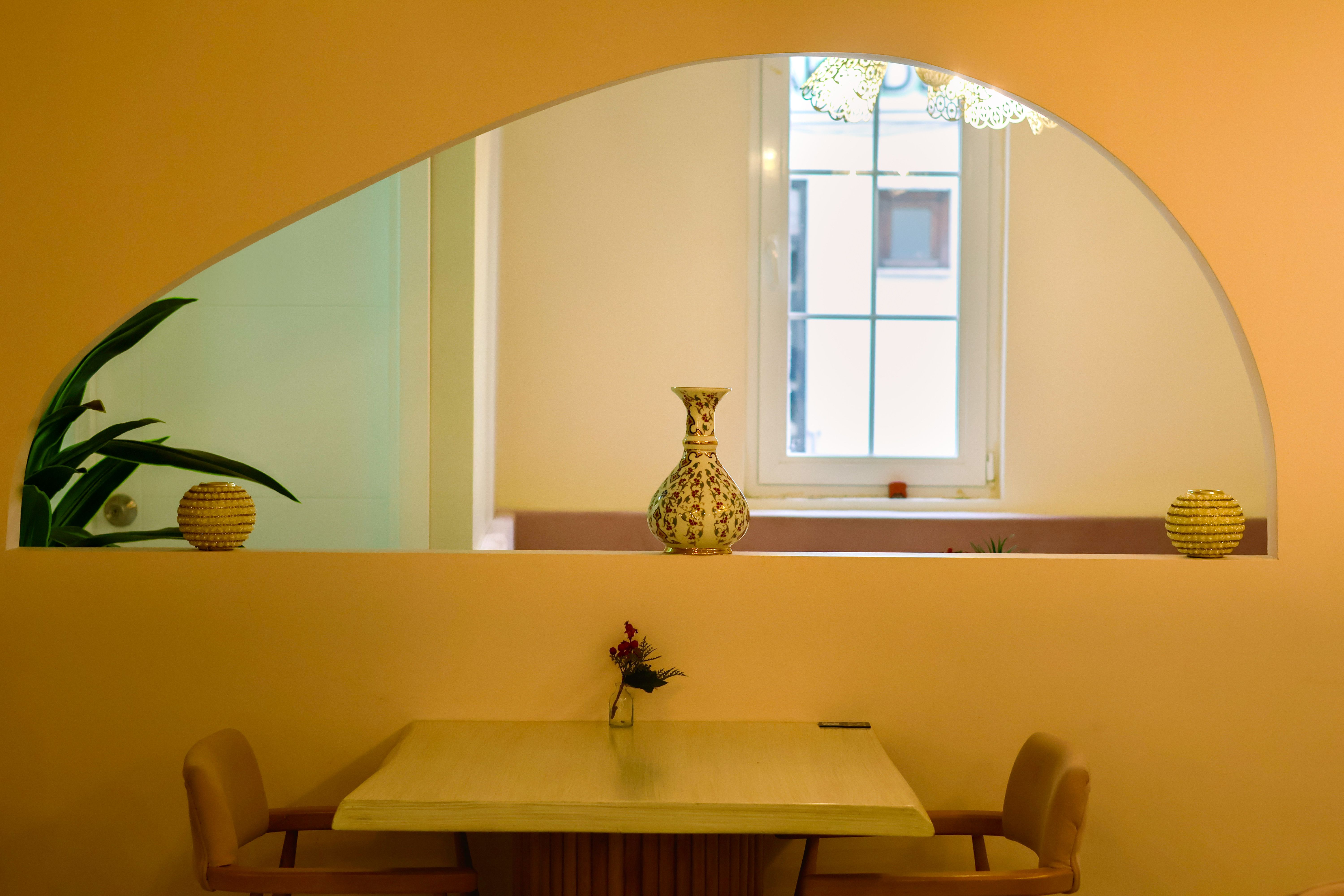 Stunning Wall-Free Interior Design image