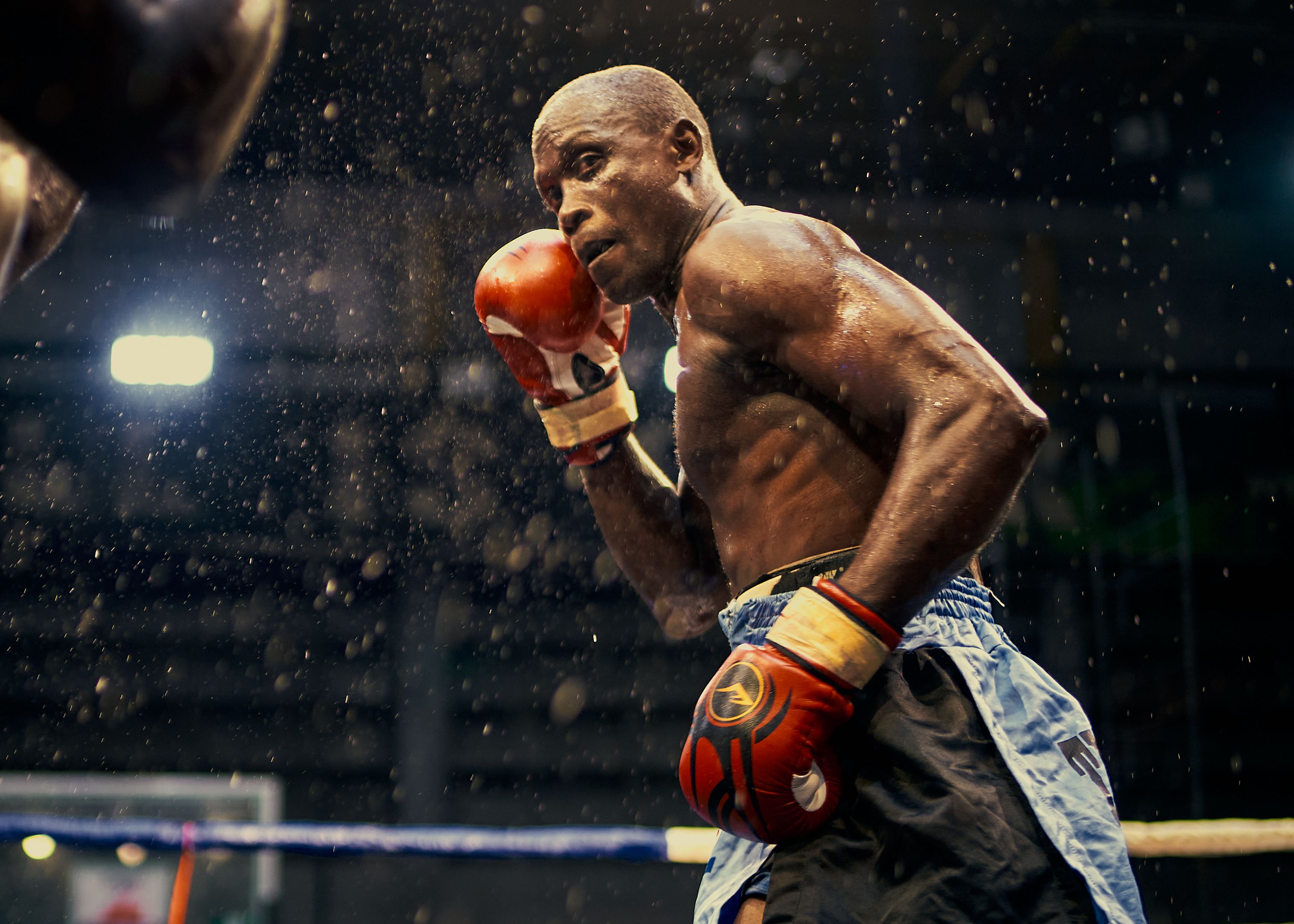 Hombre Haciendo Boxeo · Foto de stock gratuita